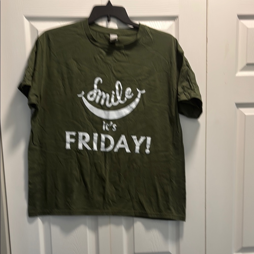 Gildan Olive Green 'Smile It's Friday!' Tee